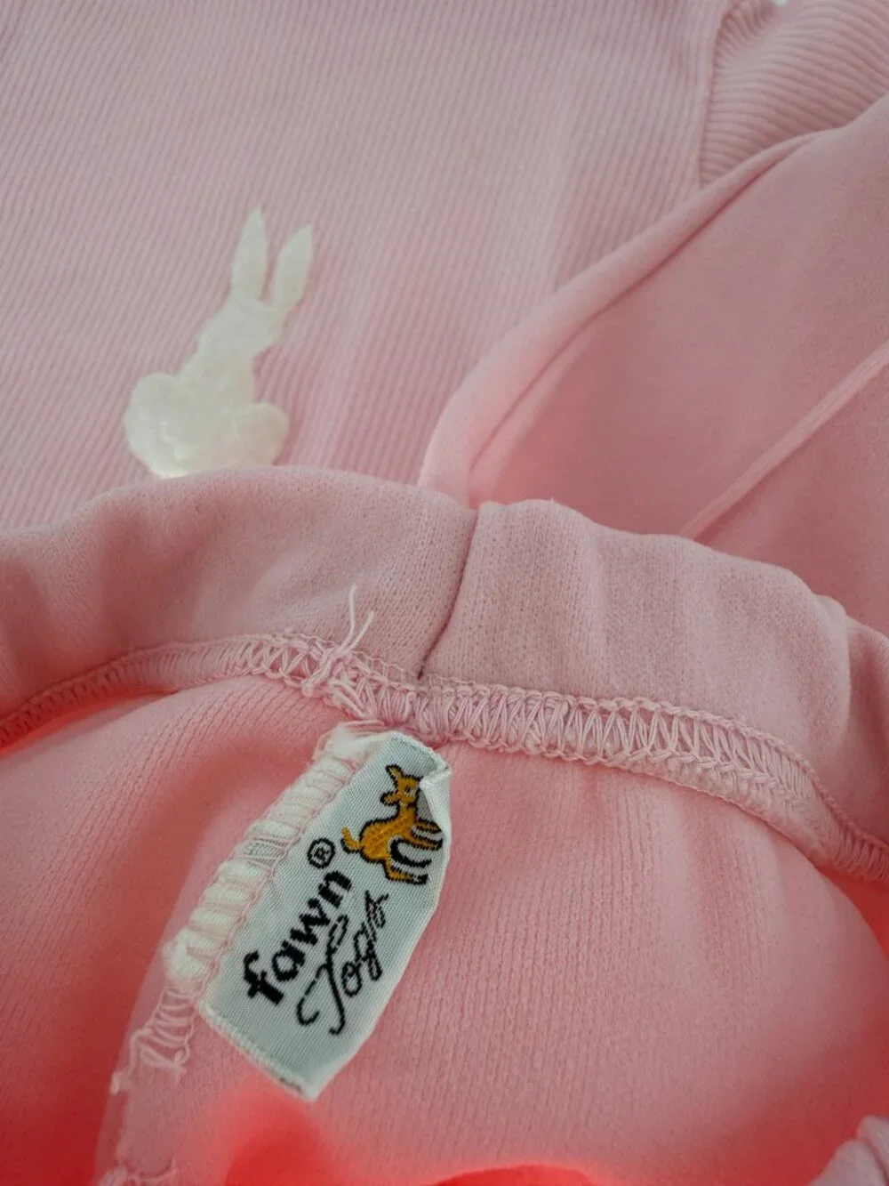 Vintage Fawn Togs 2-piece Baby outfit, pink 13-20 pounds
